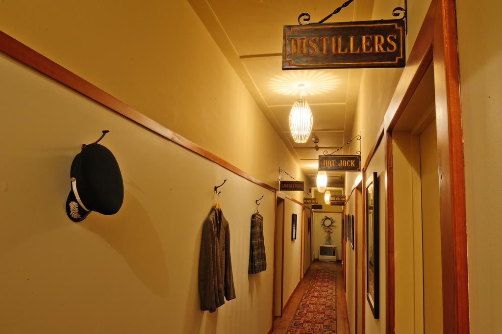 Blacks Hotel Ophir Exteriör bild